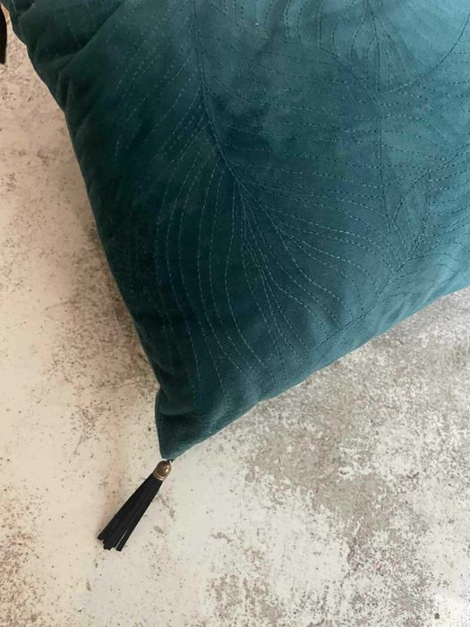 Ozdobna poduszka butelkowa zieleń zielona