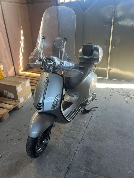 Електроскутер Vespa Piaggio Elettrica CB0 4Kw 2021