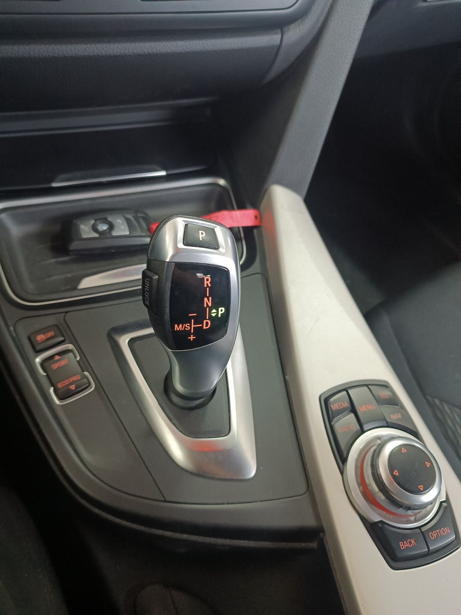 BMW 318d Auto/185 mil kms