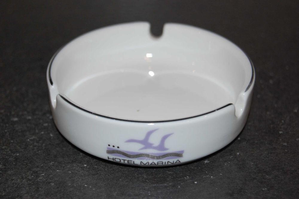 Popielniczka porcelanowa - dawny Hotel Marina Orbis, syg. Lubiana- PRL