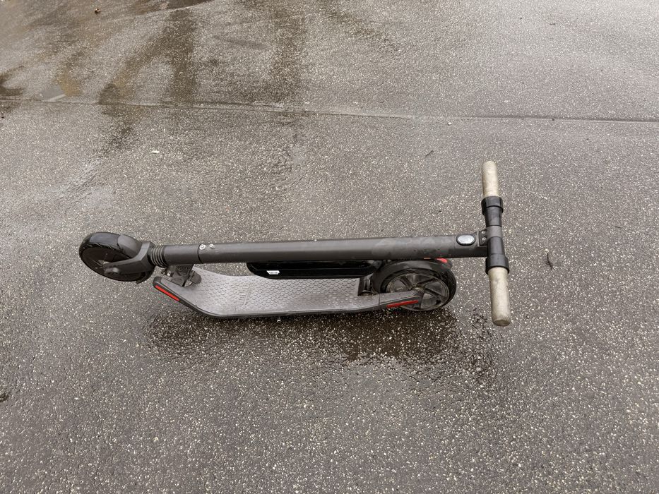 Електросамокат Ninebot KickScooter ES2 або ES4