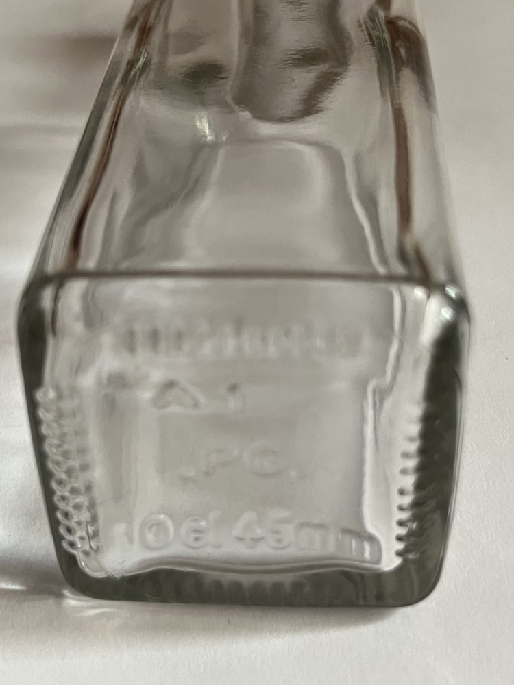 Mała szklana butelka 100ml