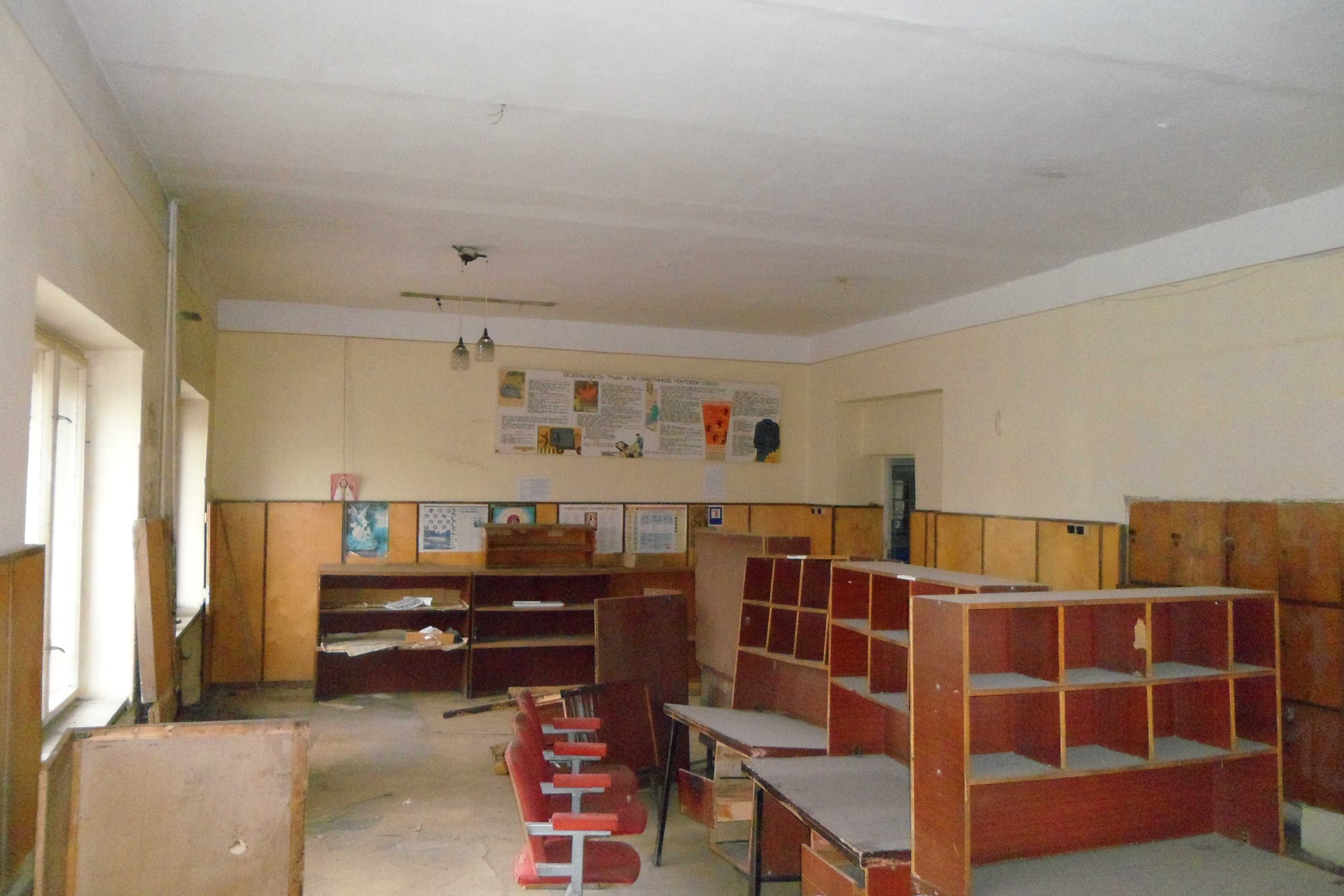Центр, 1 пов,  56.9м2, вул. Миру, 41