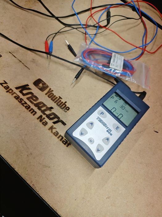 TENS Eco – elektrostymulator medyczny, sprawny, z przewodami