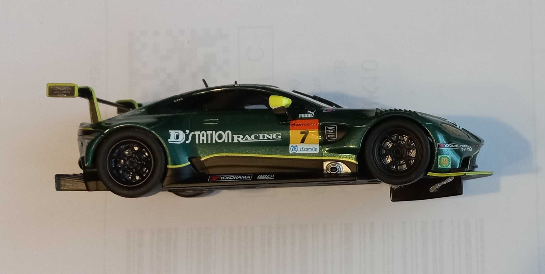 Aston Martin Vantage GT3, skala 1:32  auto na tor Carrera Evolution