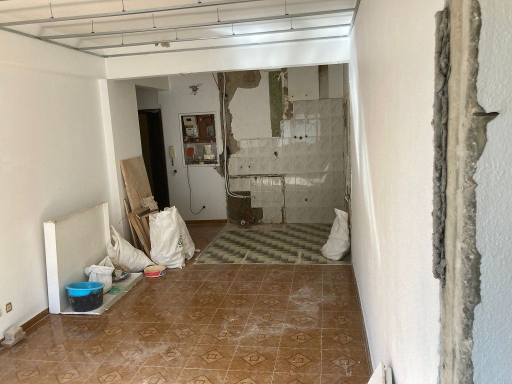 Serviço Demolição eRecolha de Entulhos e Madeiras