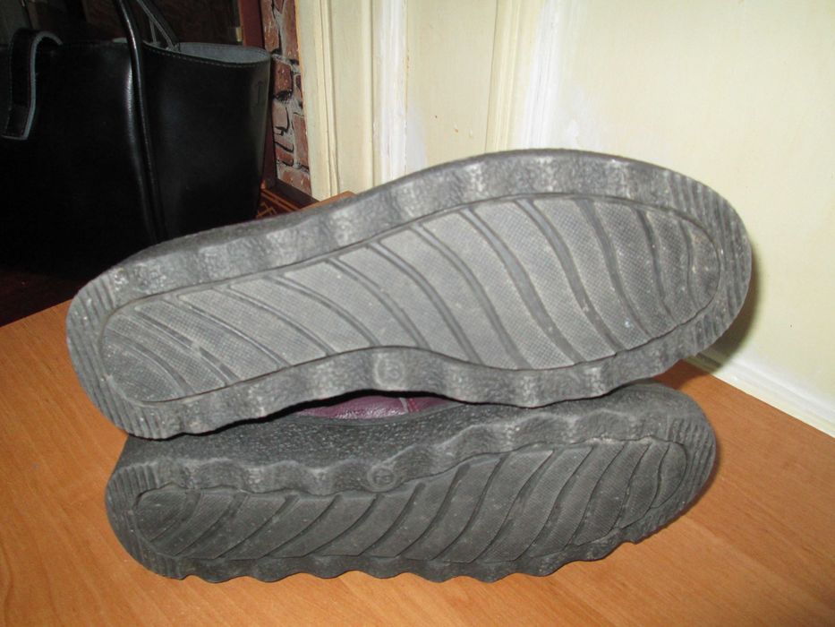 Аккуратненькие фирменные ботиночки натур кожа теплые мех р 40 нов