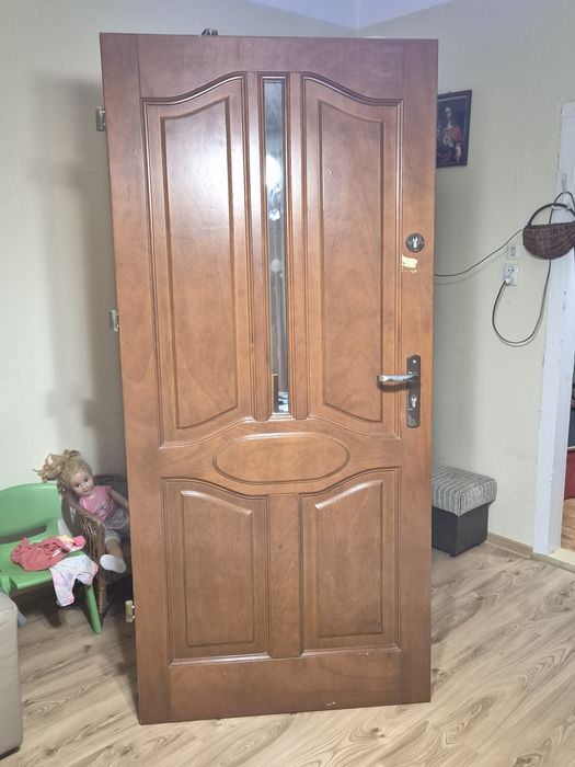 Drzwi zewnętrzne drewniane