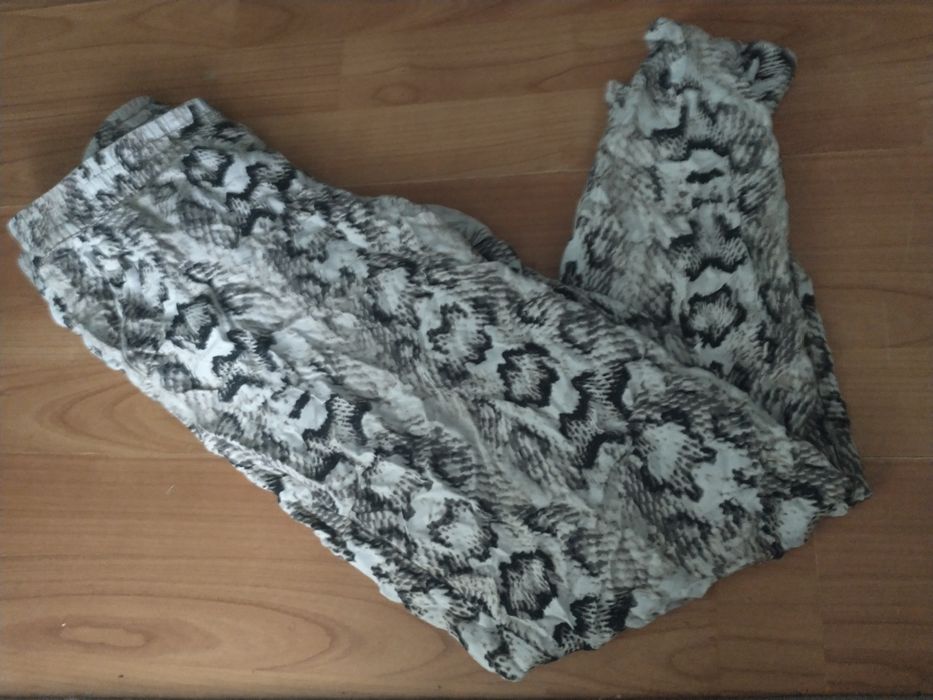 Spodnie cygaretki w panterkę h&m, rozmiar xs