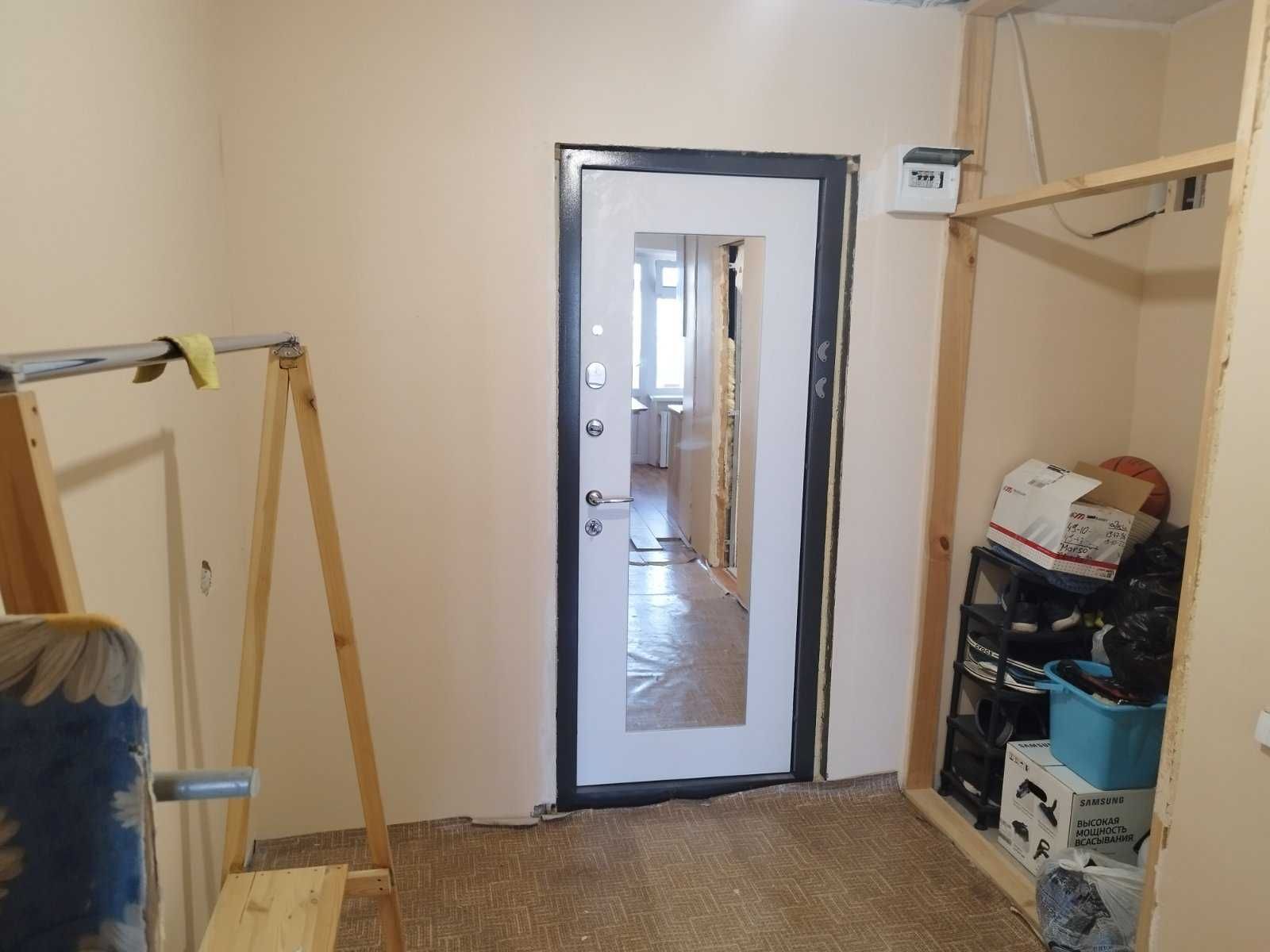 Продам 1 кв. Тополь-2, ремонт, мебель, техника.  Гараж во дворе.