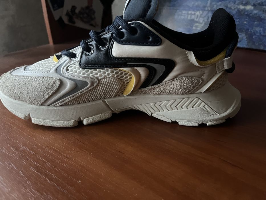 Оригінальні кросівки Lacoste