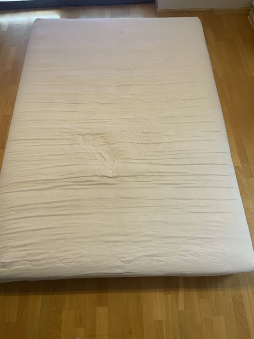 Materac o wymiarach 140 x 200