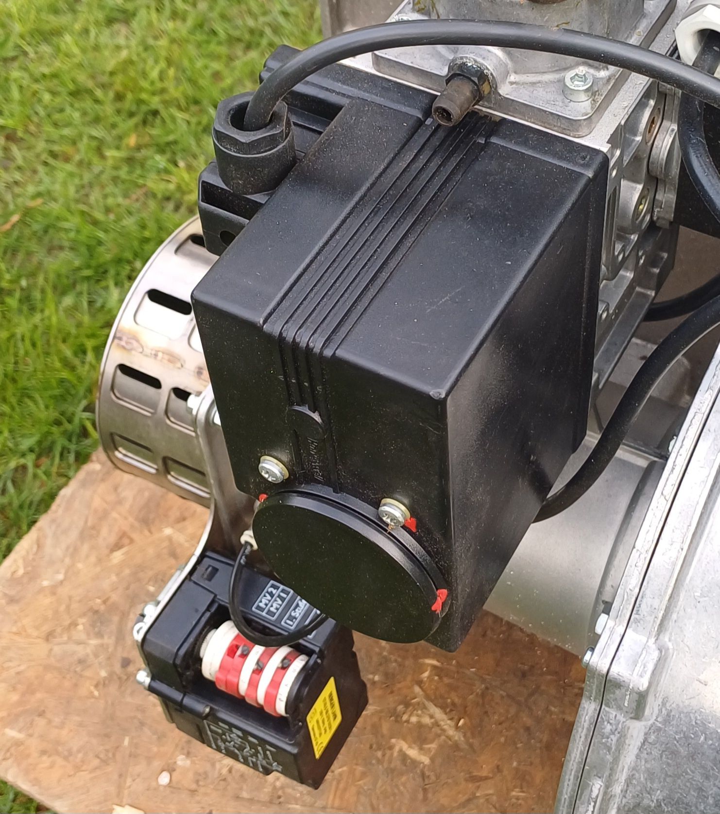 Palnik gazowy Viessmann 98-296 kW Vitocrossal 300 na gaz Matrix Dungs