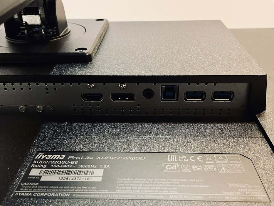 Monitor 27 cali w bardzo dobrym stanie .