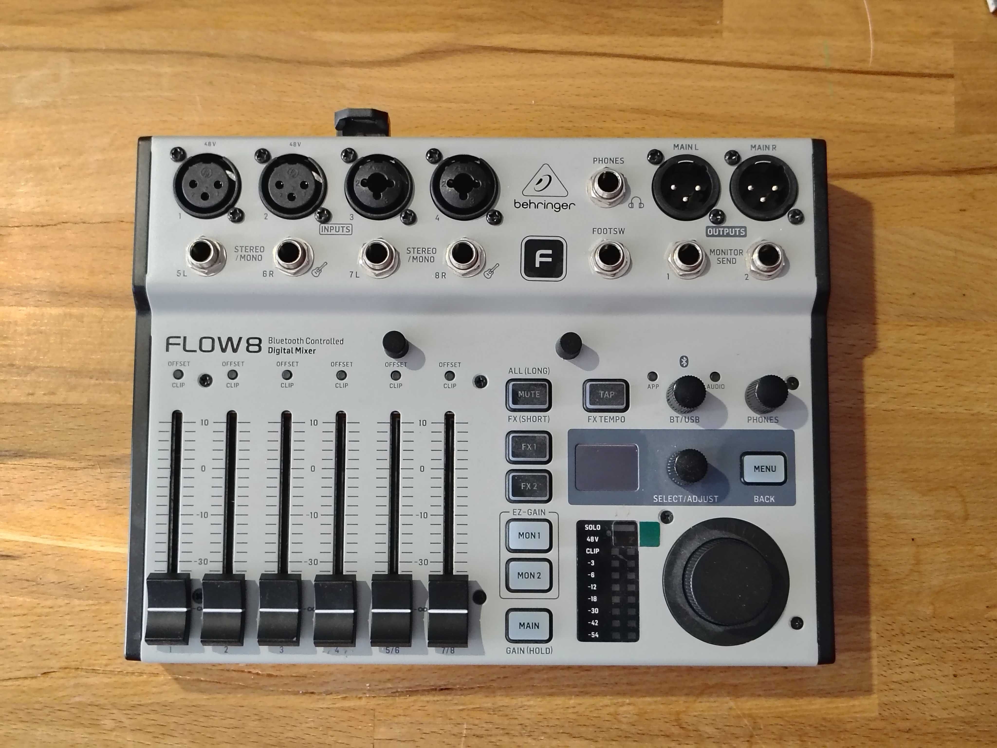 Mikser cyfrowy Behringer Flow 8