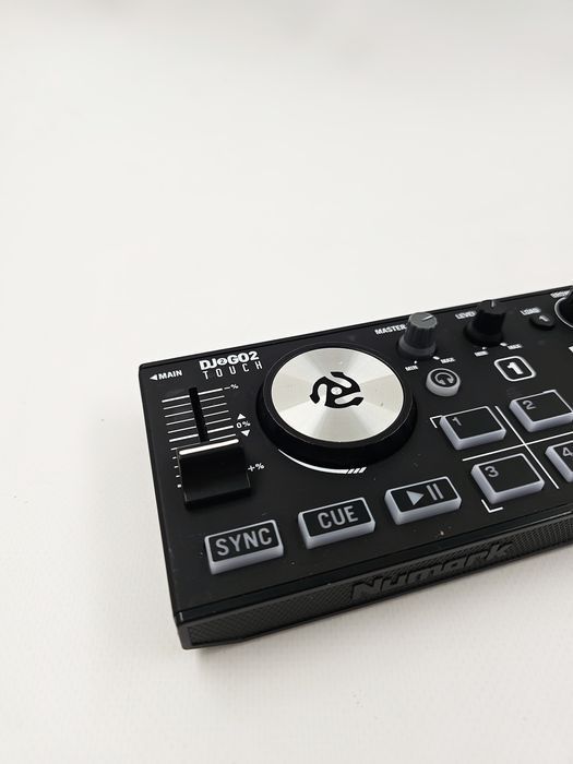 DJ контролер Numark DJ 2 Go 2 (2309)
