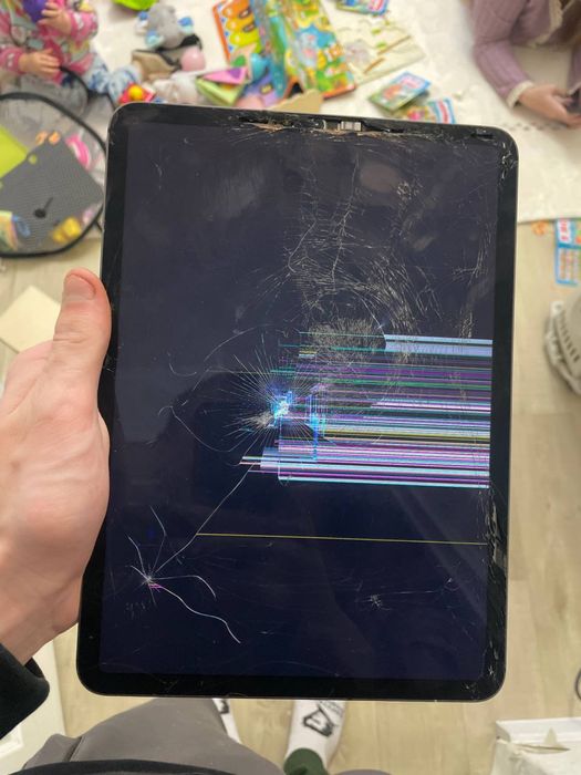 Продам, Айпад 11про 2018, с проблемой