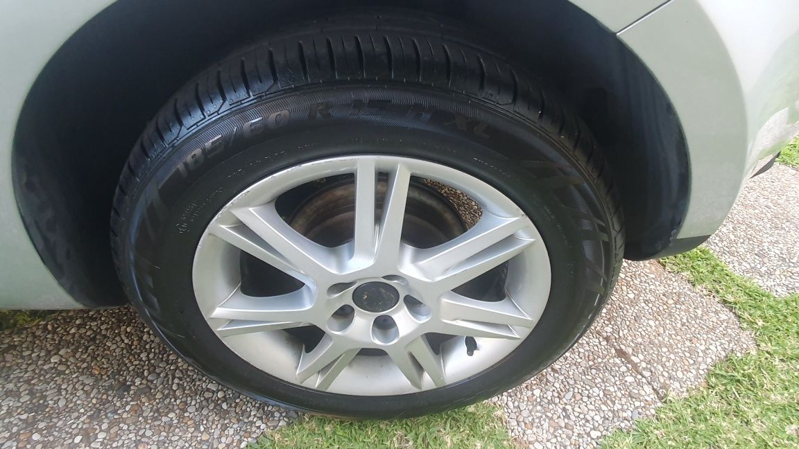 Seat ibiza Tdi, 5 lugares, 2010, impecável