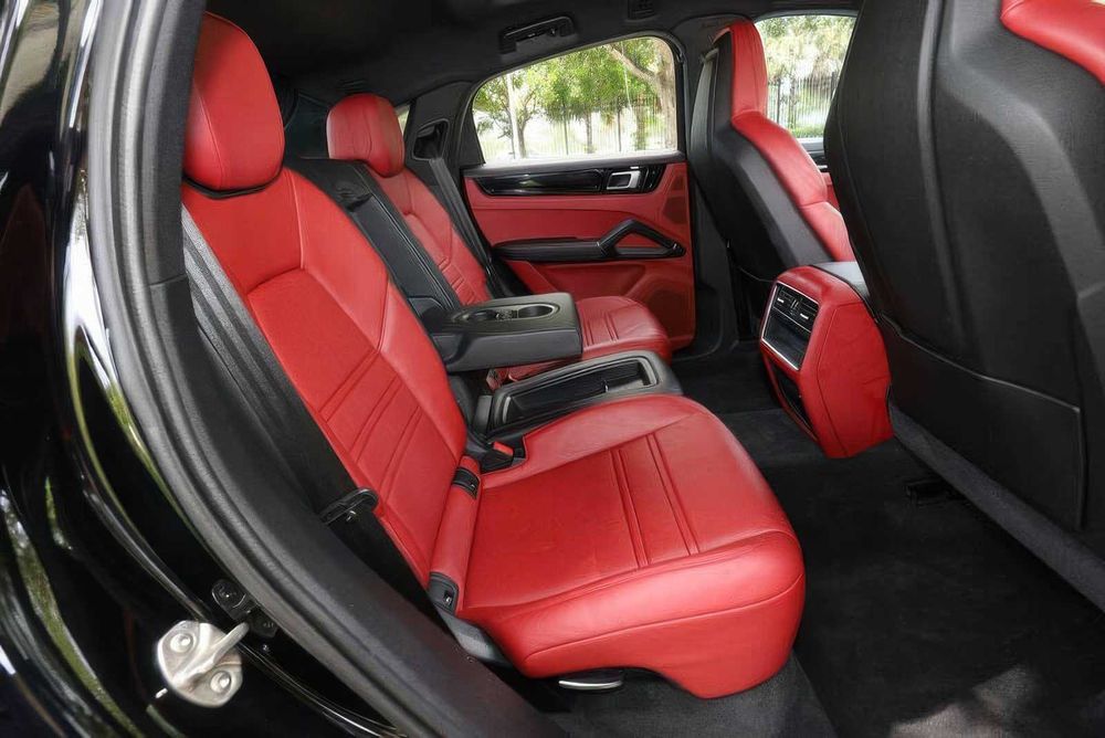 Porsche Cayenne Coupe      2021