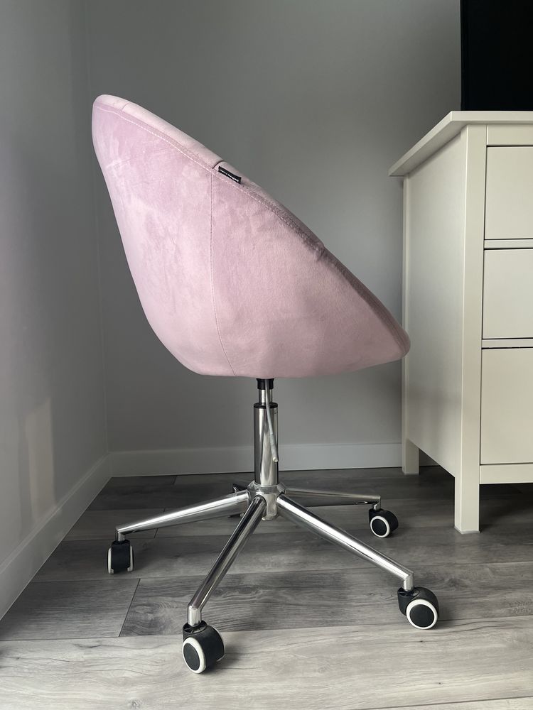 Krzesło welurowe fioletowe