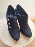 Czarne buty na obcasie