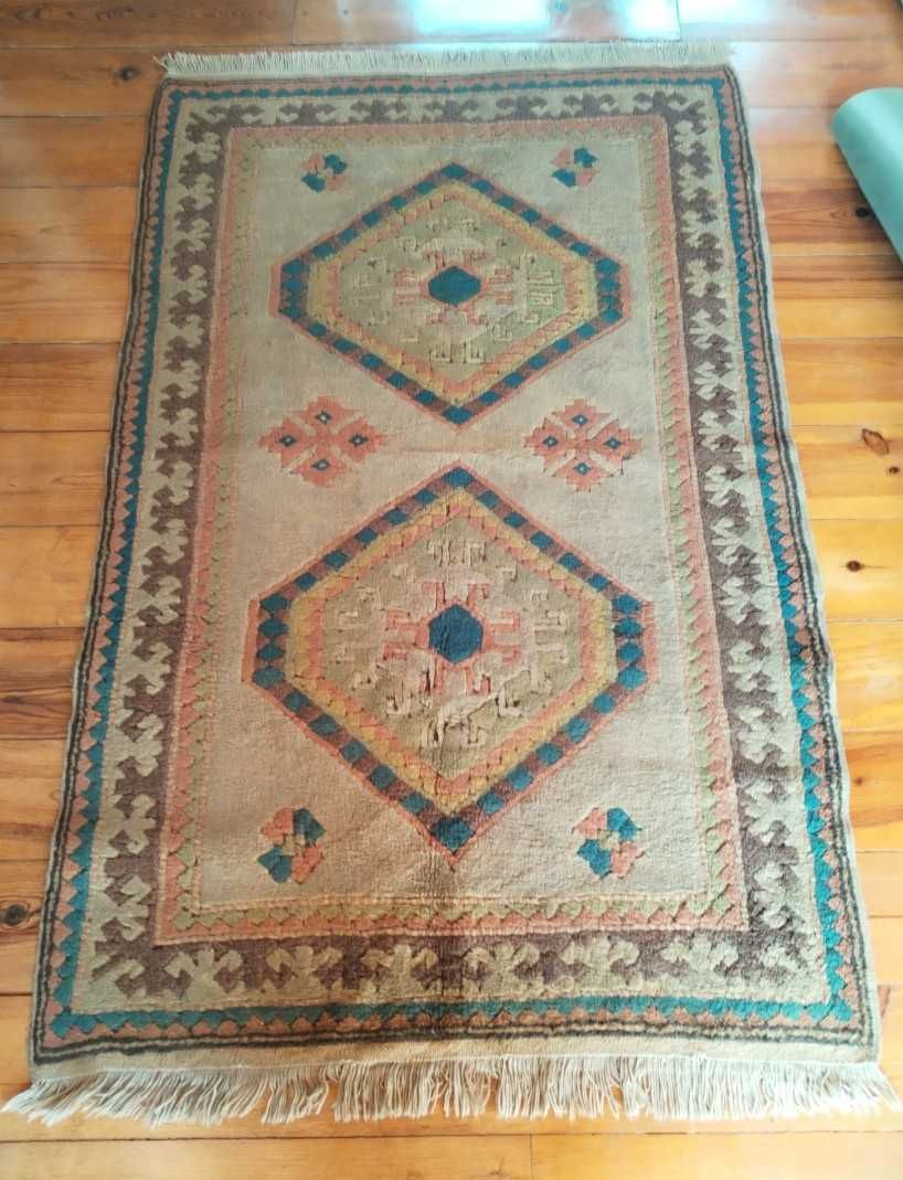 Tapete turco HADOSAN feito à mão (1.12m x 1,70 ) – com certificado