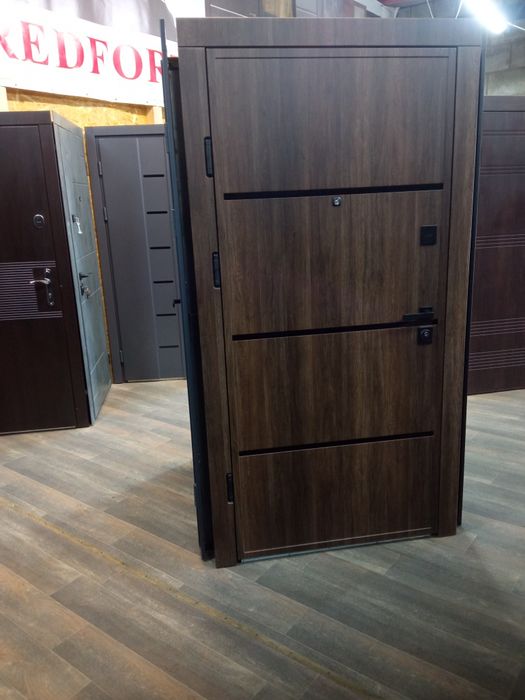 Двері вхідні в квартиру Безкоштовний монтаж під ключ Двері Вхідні