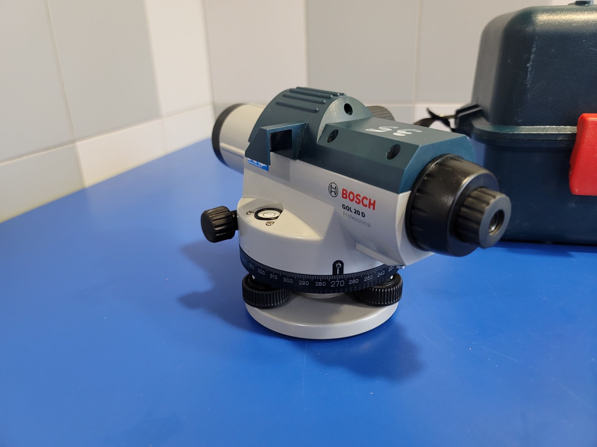 Оптический нивелир Bosch GOL20D + Штатив Nivel System SJJ1 Новый