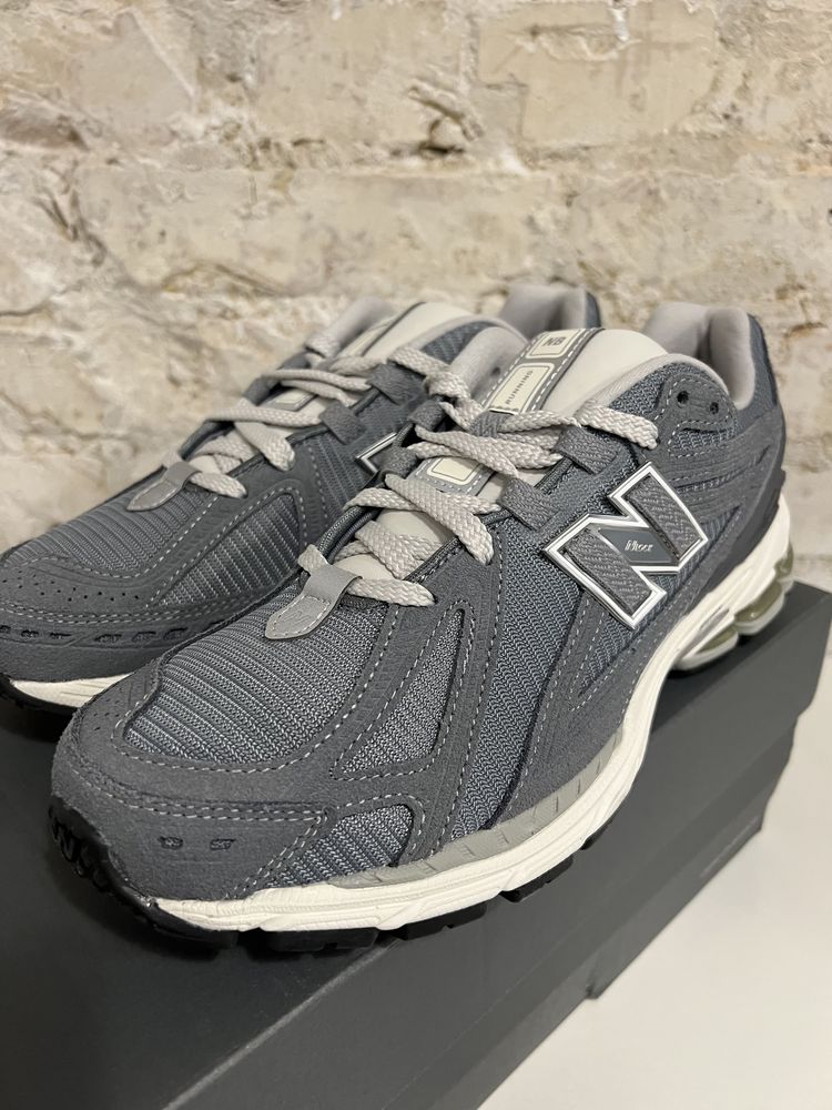 Кроссовки New Balance 1906 R серые оригинал новые