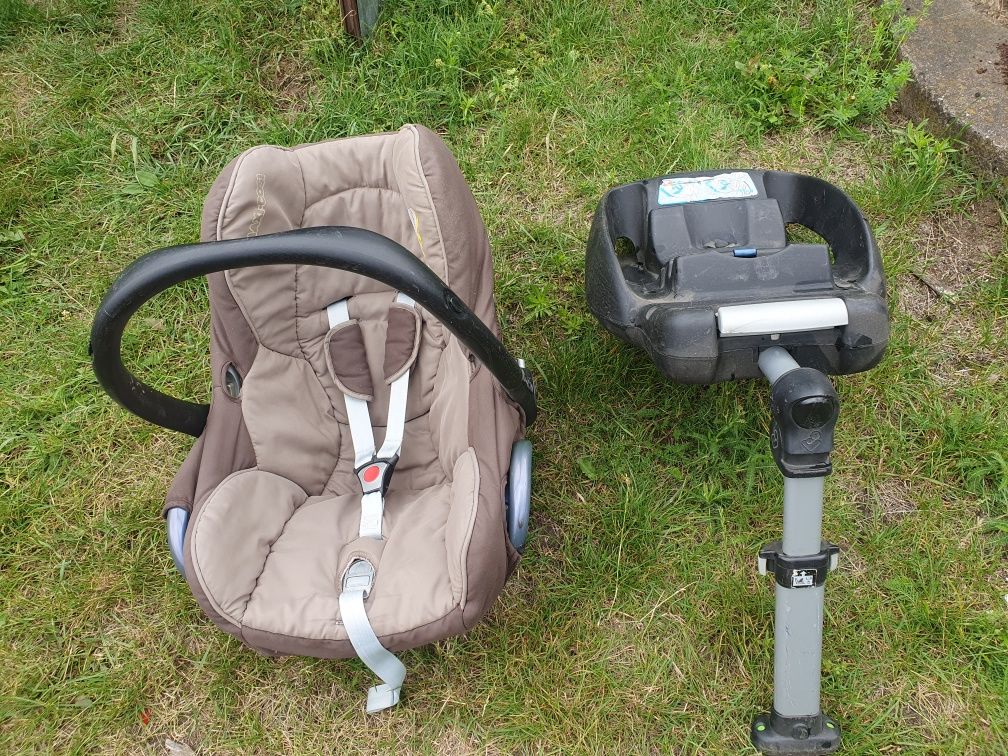 Fotelik samochodowy Maxi Cosi plus baza