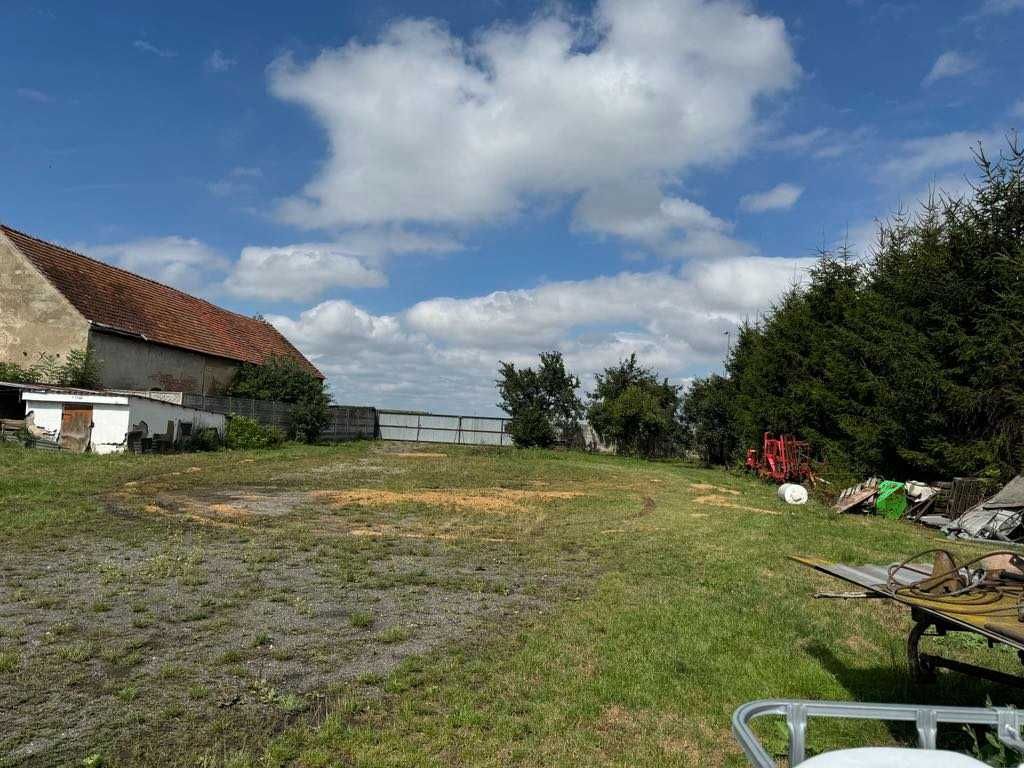 Garaże + plac do wynajęcia – Gniechowice | 5 min od A4