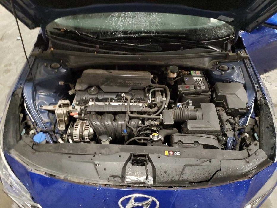 Hyundai Elantra Limited 2021 .