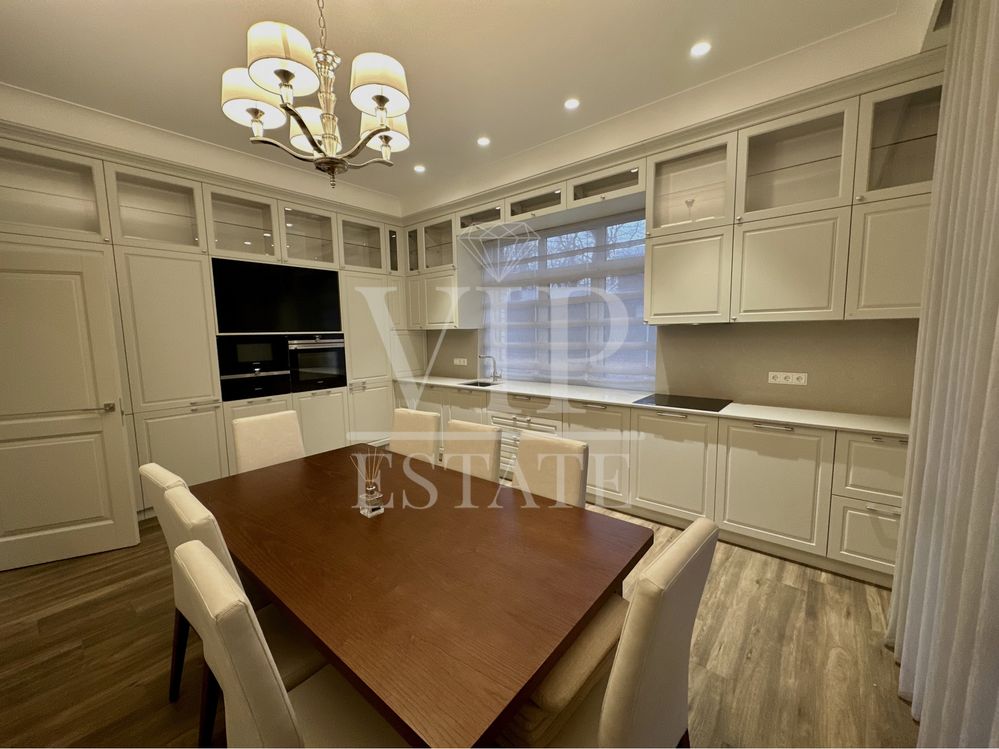 Срочно!Продам дом 225 м.кв.,12 соток,новый ремонт.КП Лесное,Лесопарк