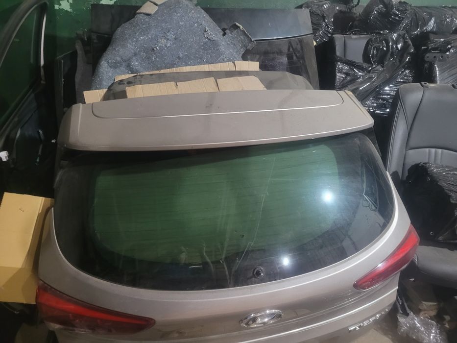 Кришка багажника / ляда Hyundai Tucson 2015 ---  73700D7000