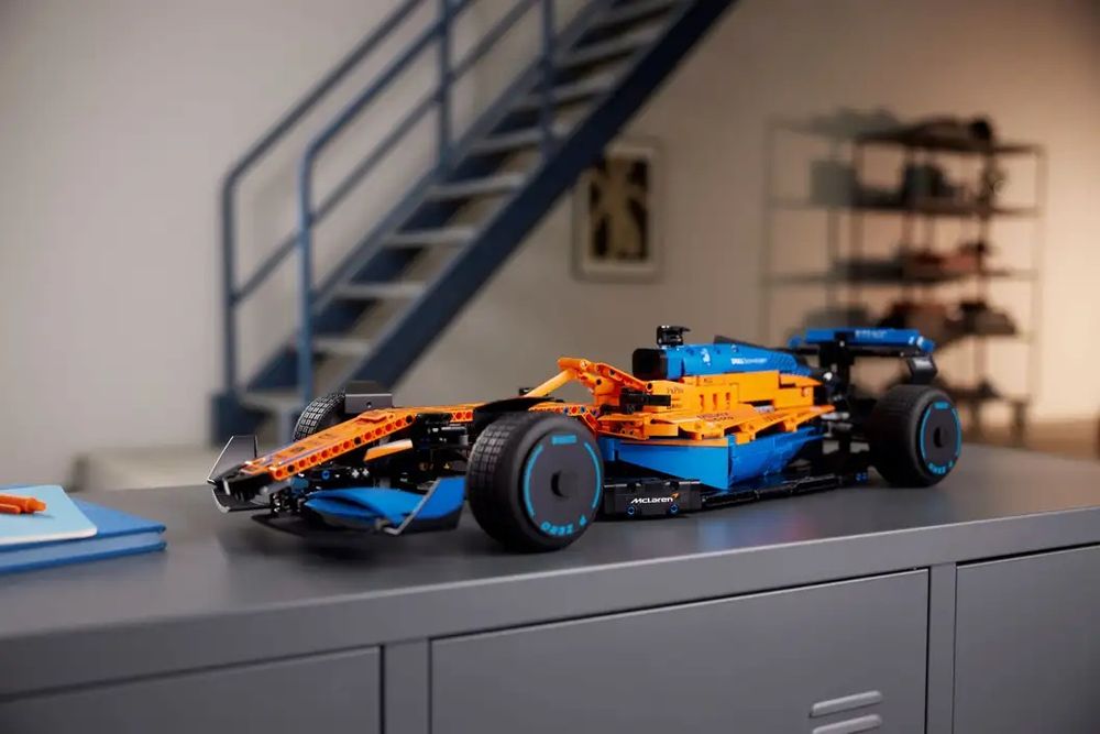 Лего техник 42141 гоночный автомобиль McLaren Formula 1