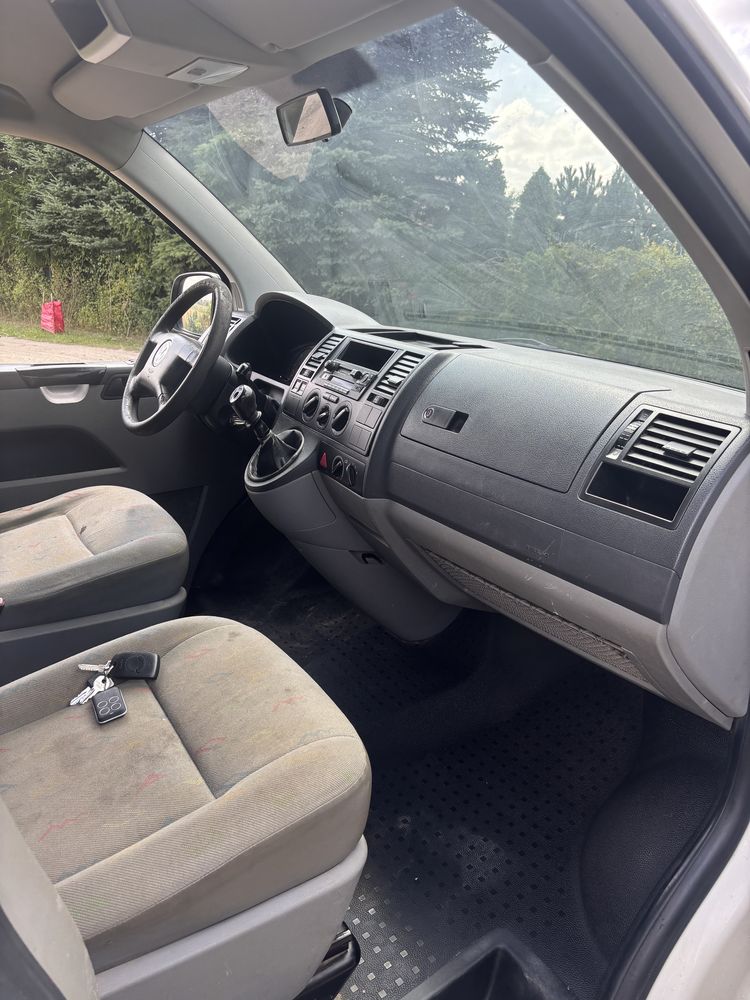 Sprzedam vw t5 transporter 8 osob