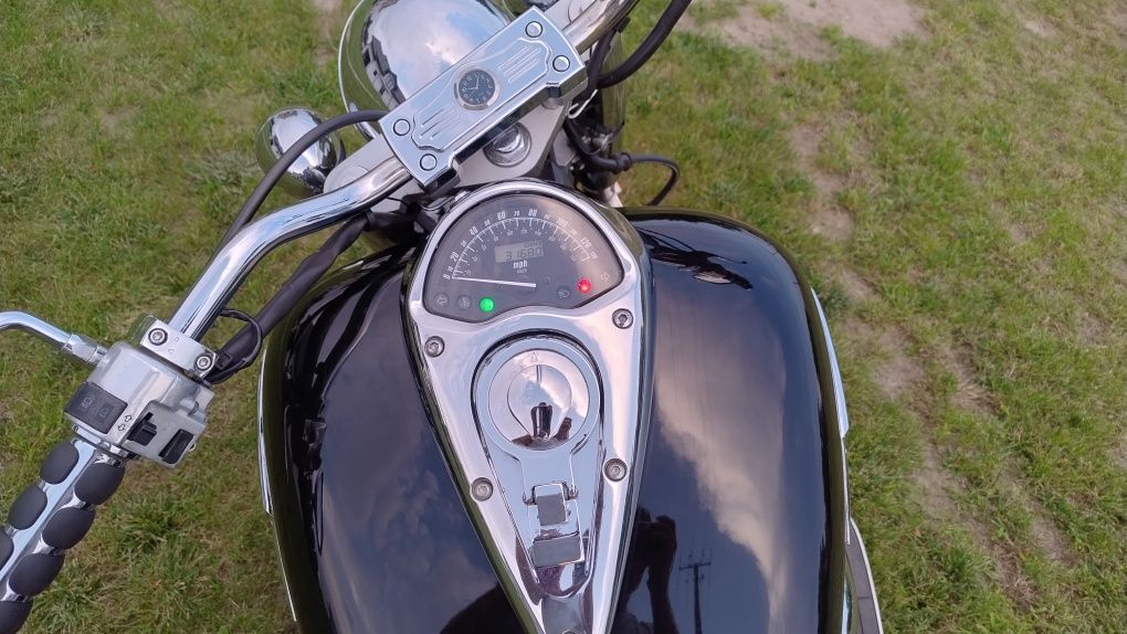 Honda VTX 1300 R Retro 1800 Custom