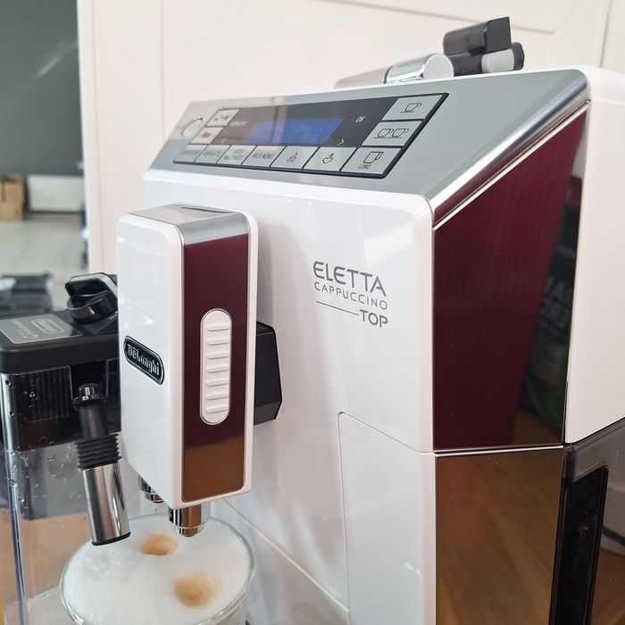 Кавомашина Delonghi Eletta cappuccino TOP