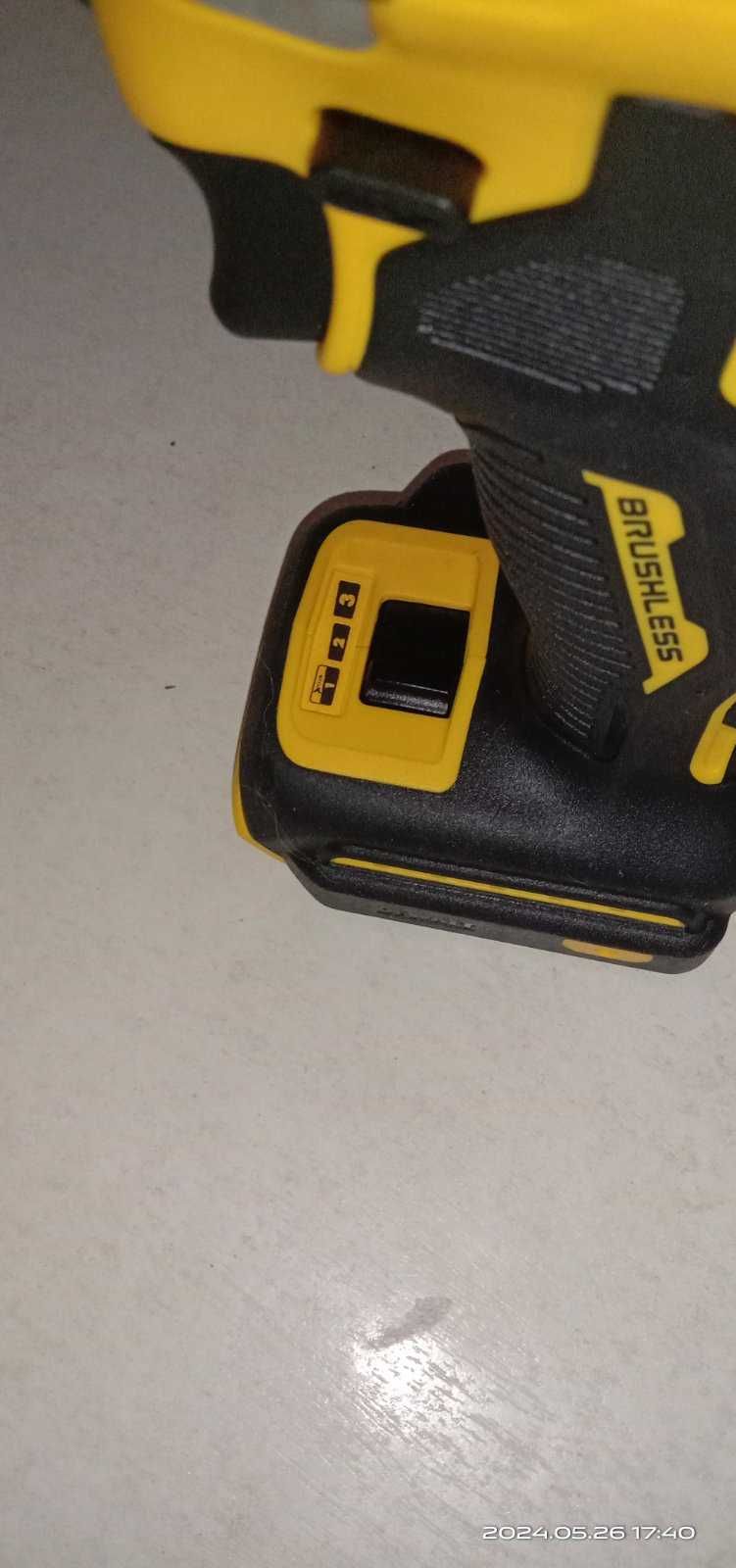 Імпакт Dewalt DCF 850.