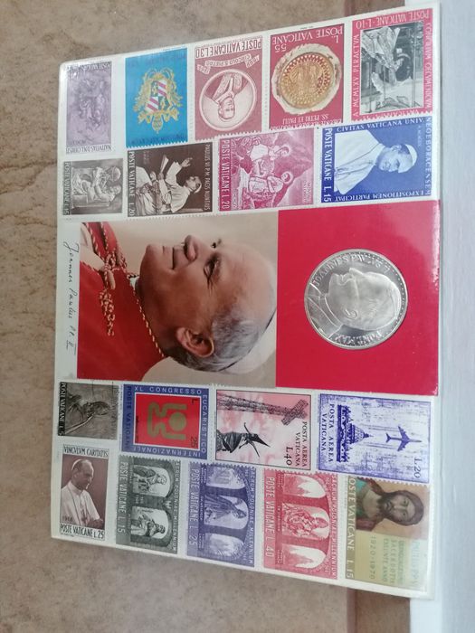 Moneta Jan Paweł II i znaczki pocztowe