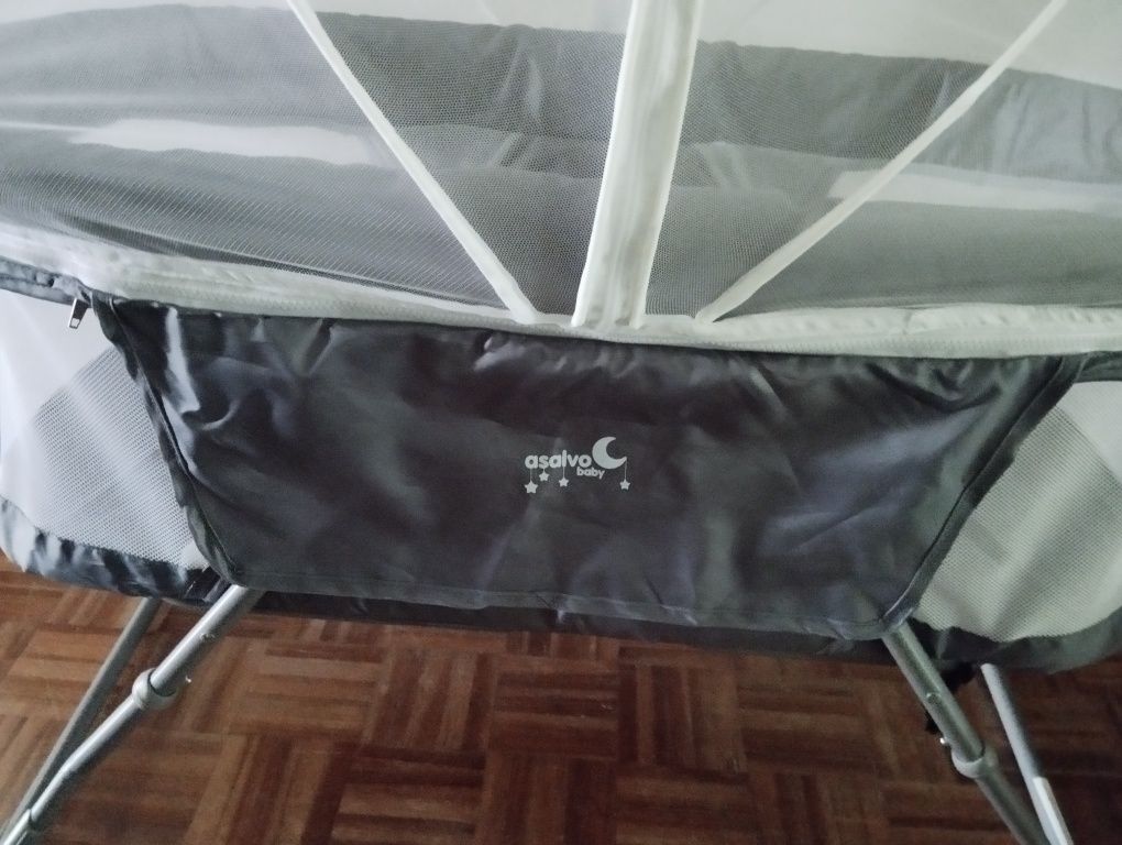 Berço portátil cinzento