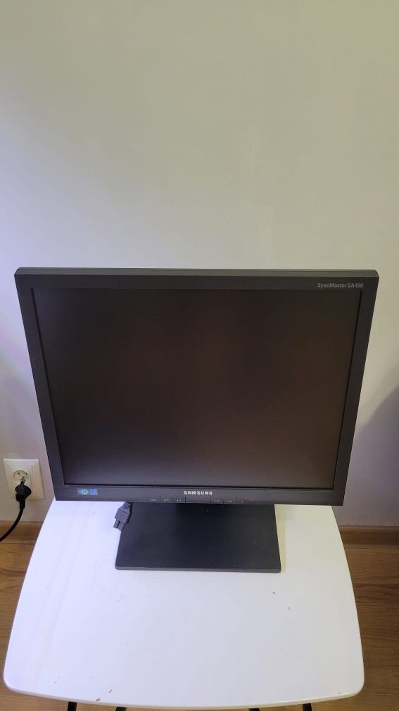 Zestaw monitorów Samsung 3szt  S19a450BR