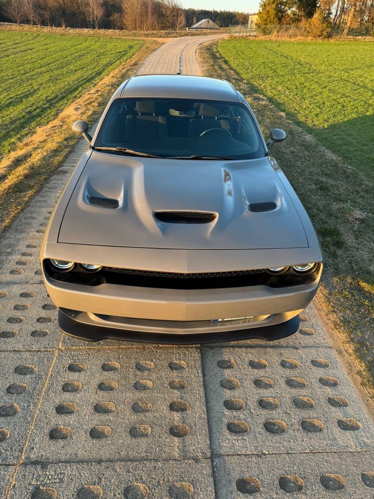 Dodge Challenger 3.6 v6. Doskonaly stan, niski przebieg!