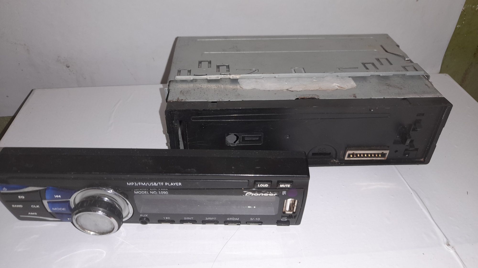 Автомагнитола USB RGB SD/AUX/FM 4x50W 1090