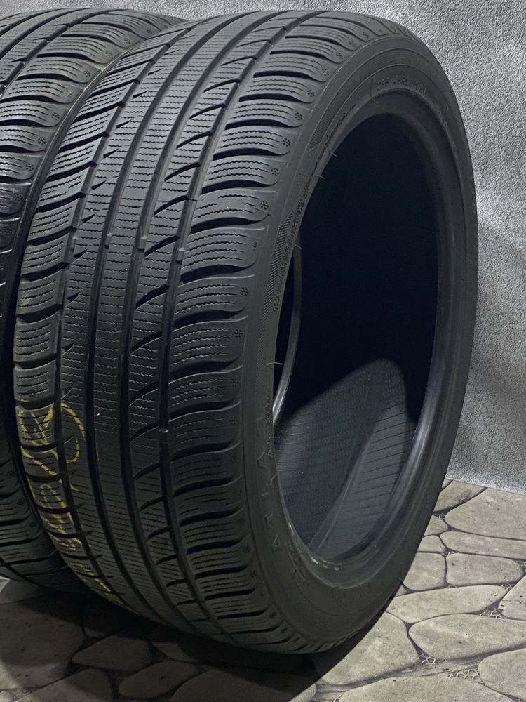 Зимова резина Atlas 235/45 R18