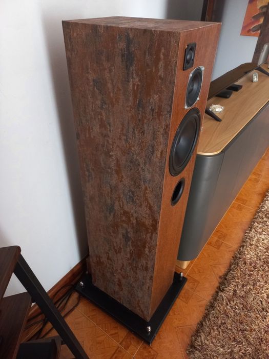 Colunas hifi artesanais