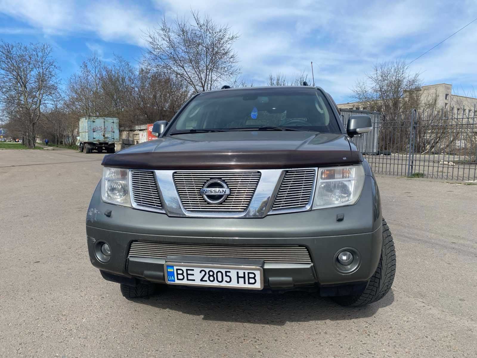 Nissan Pathfinder 2008 року 2,5 л./дизель