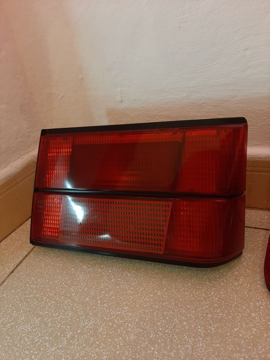 Farolim traseiros BMW E34.