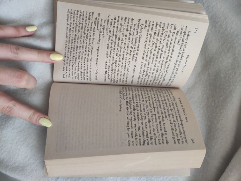 A tale of two cities, Charles Dickens