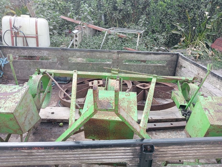 Semeador e adubador 3 linhas